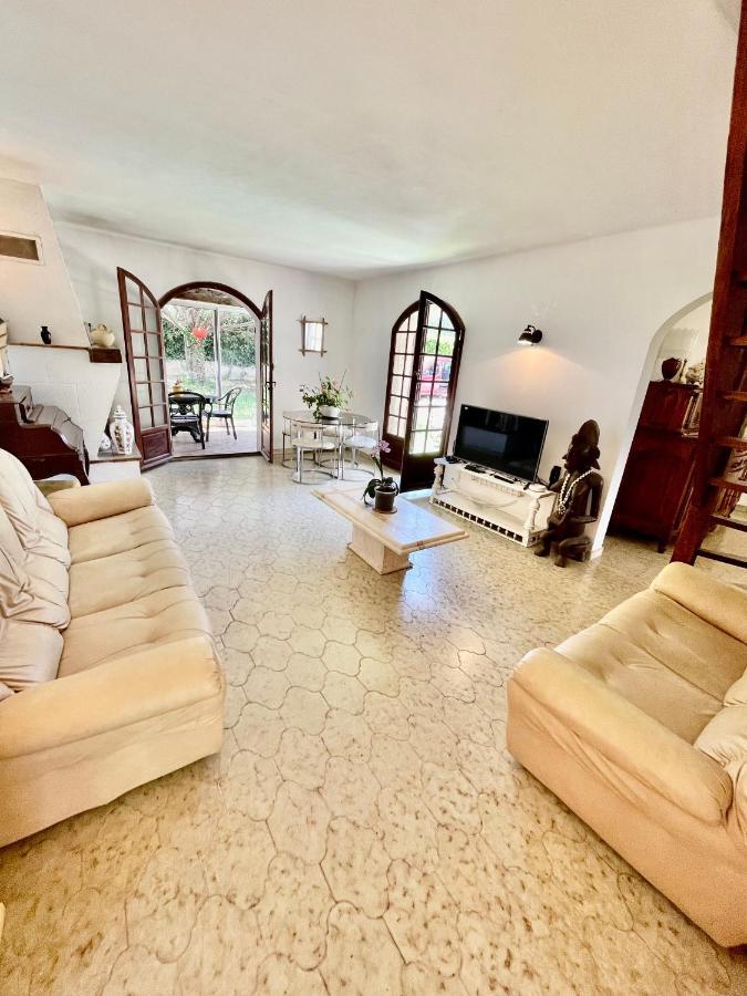 Maison En Provence Avec Piscine Le Beausset Luaran gambar