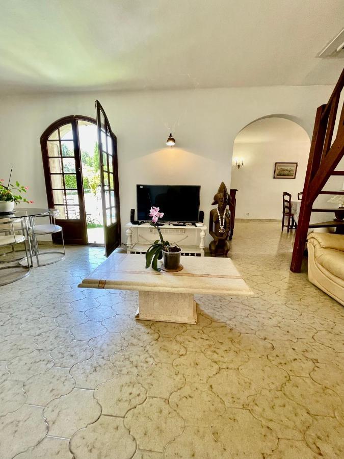 Maison En Provence Avec Piscine Le Beausset Luaran gambar
